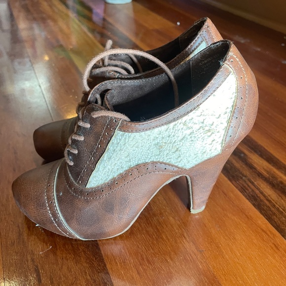 Charlotte Russe lace platform heels - Picture 5 of 8